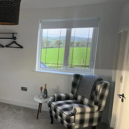 منزل ريفي The Blue Door ليتيركيني