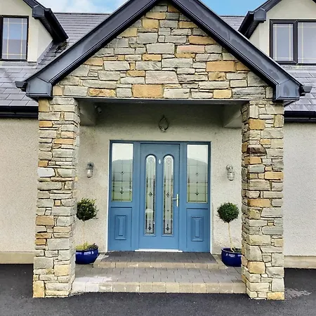 The Blue Door ليتيركيني