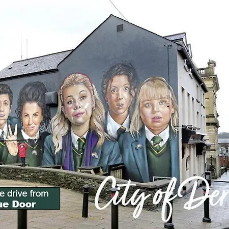 The Blue Door منزل ريفي